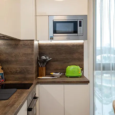 Appartement Cozy Sea View Apartment With Parking