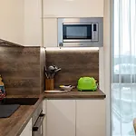 Lägenhet Cozy Sea View With Pool